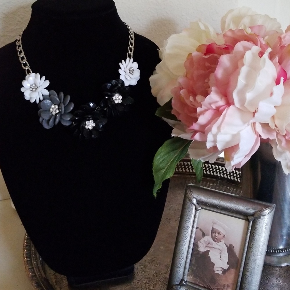 Beaded flower necklace